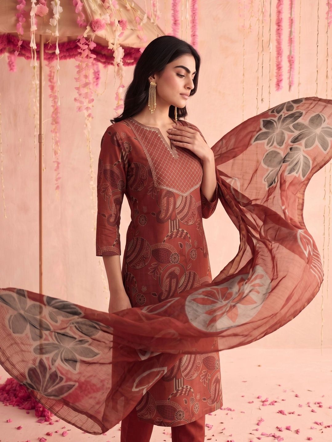 Motif Etnik Wanita Mamicha Bercetak Benang Biasa Kurta Kerja dengan Seluar & Dengan Dupatta