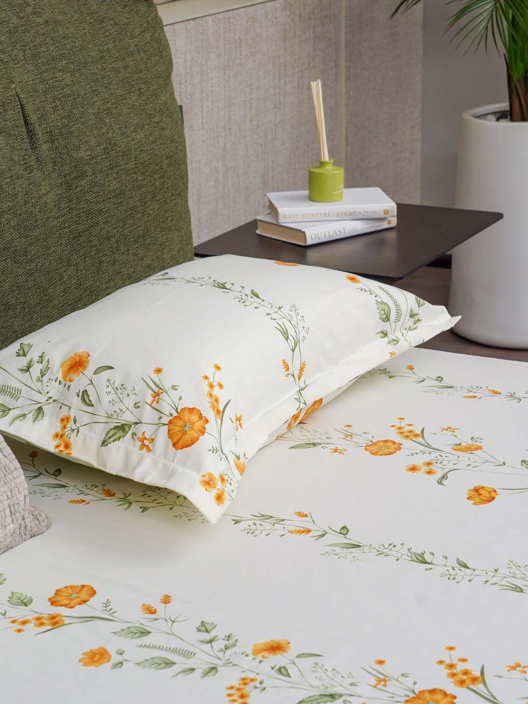 URBAN SPACE Serene Yellow Floral Printed Cotton 200 TC Queen Bedsheet with 2 Pillow Covers