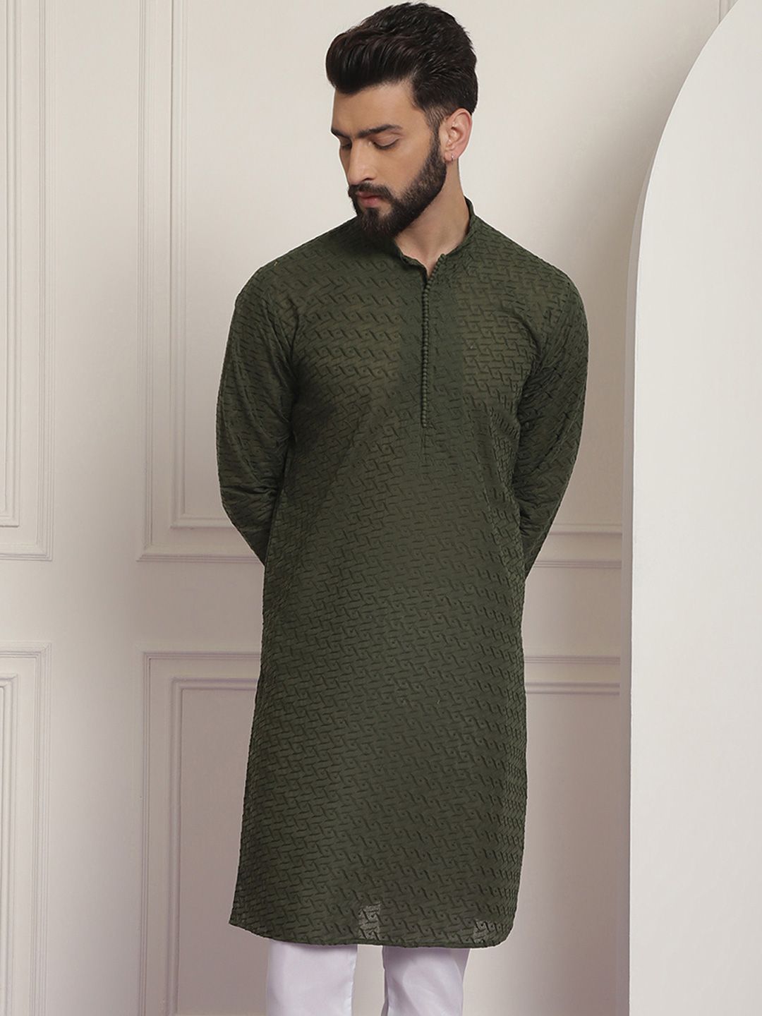 SOJANYA Men Green Geometric Embroidered Chikankari Kurta