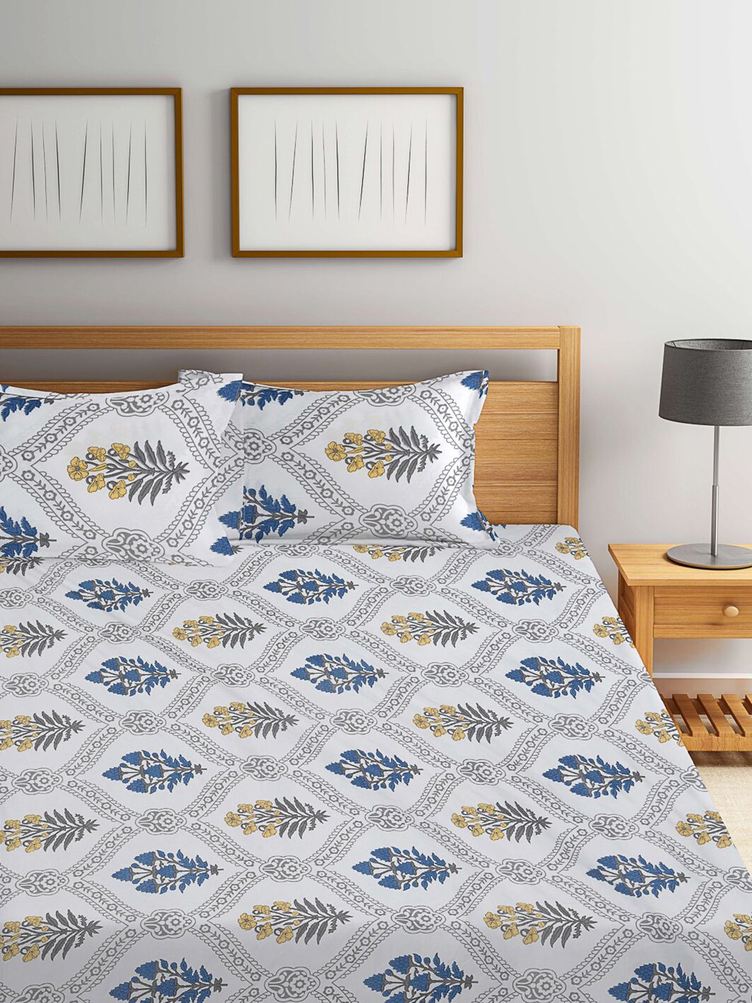 KLOTTHE Printed 300 TC Cotton Blend King Bedsheet & 2 Pillow Covers