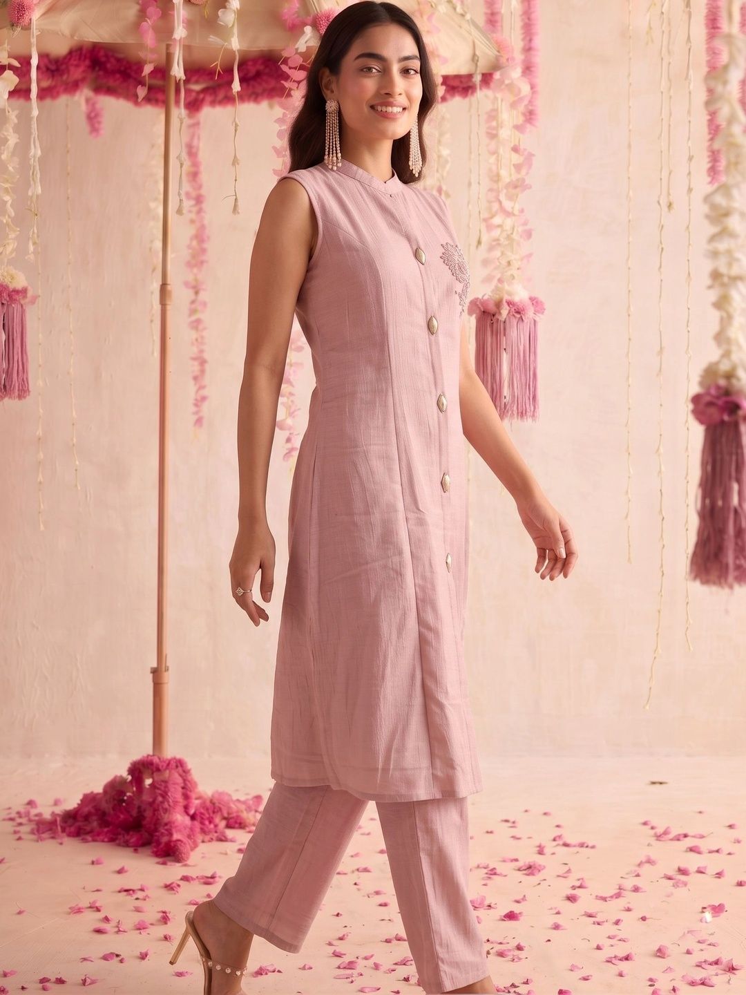 Mamicha Women Regular Thread Work Kurta with Palazzos