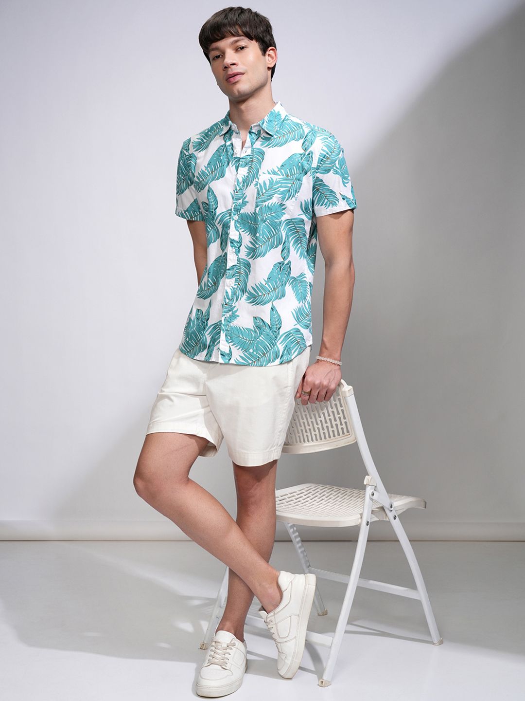 HIGHLANDER Men White & Green Slim Fit Printed Casual Shirt