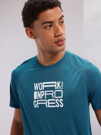 HRX oleh Hrithik Roshan Typography Print T-Shirt Latihan Rapid-Dry