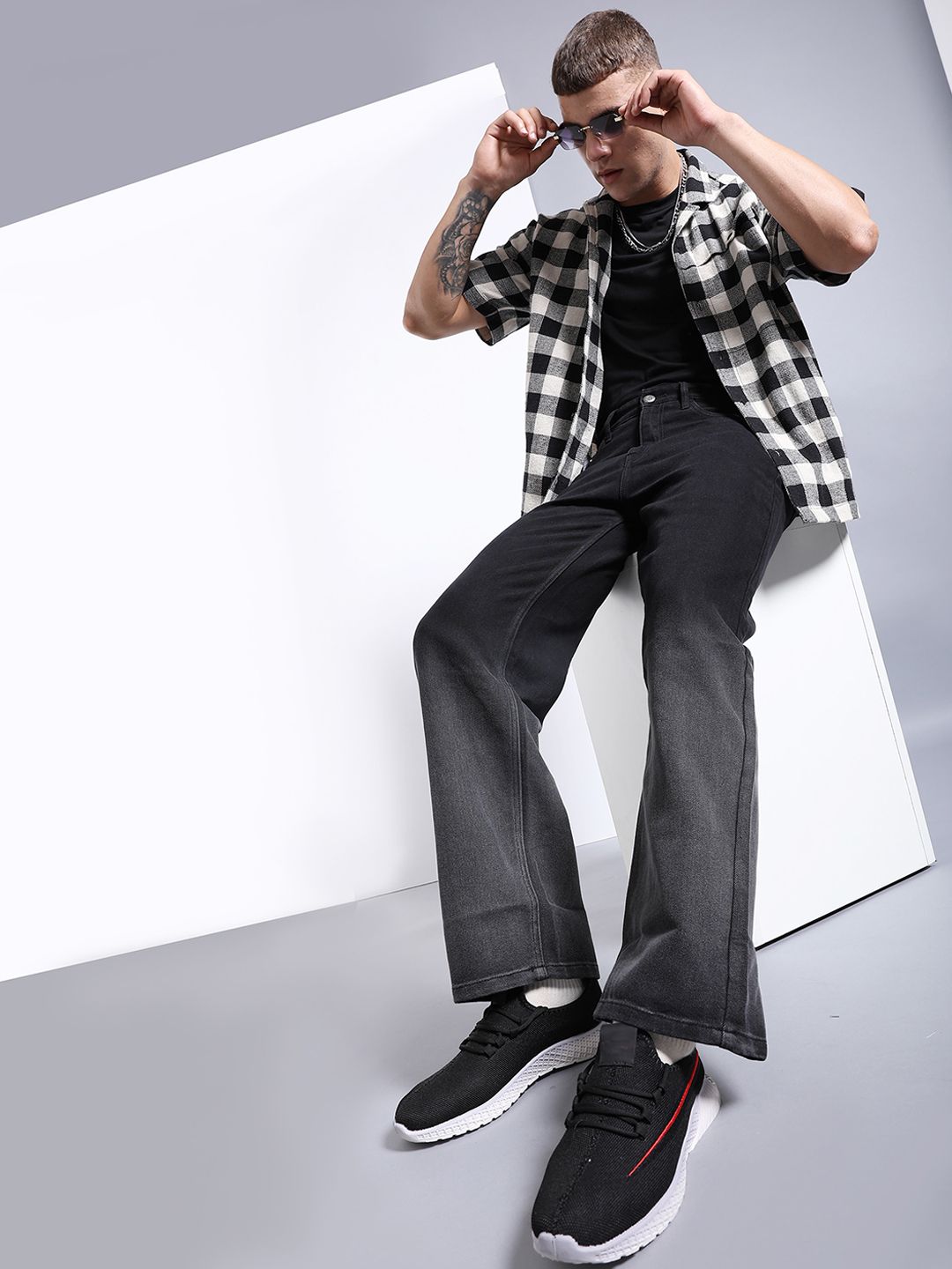 The Indian Garage Co Men Light Fade Mid-Rise Loose Baggy Fit Stretchable Jeans
