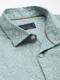 Park Avenue Pure Cotton Slim Fit Geometric Printed Casual Shirt