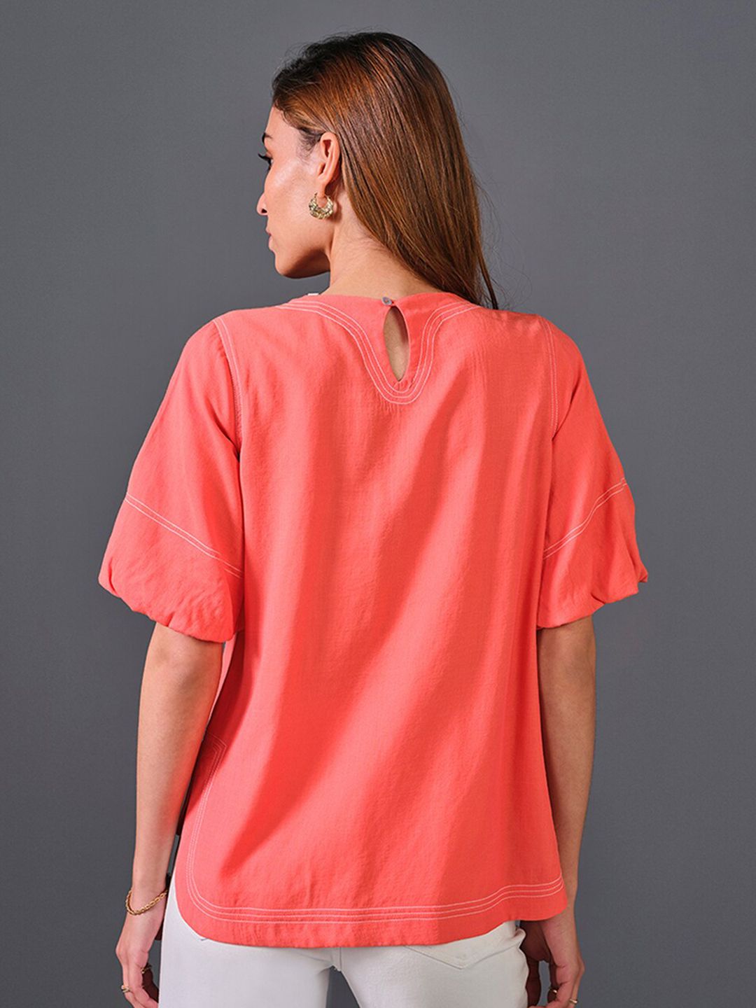 AND Round Neck Puff Sleeves High-Low Top
