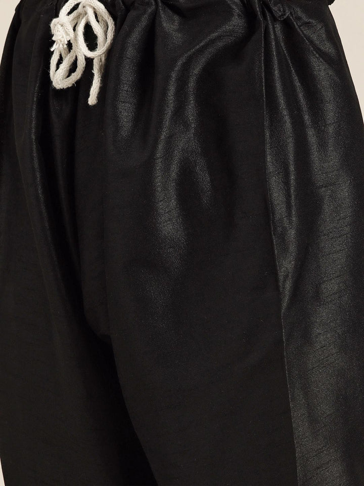 SOJANYA Men Black Kurta with Churidar