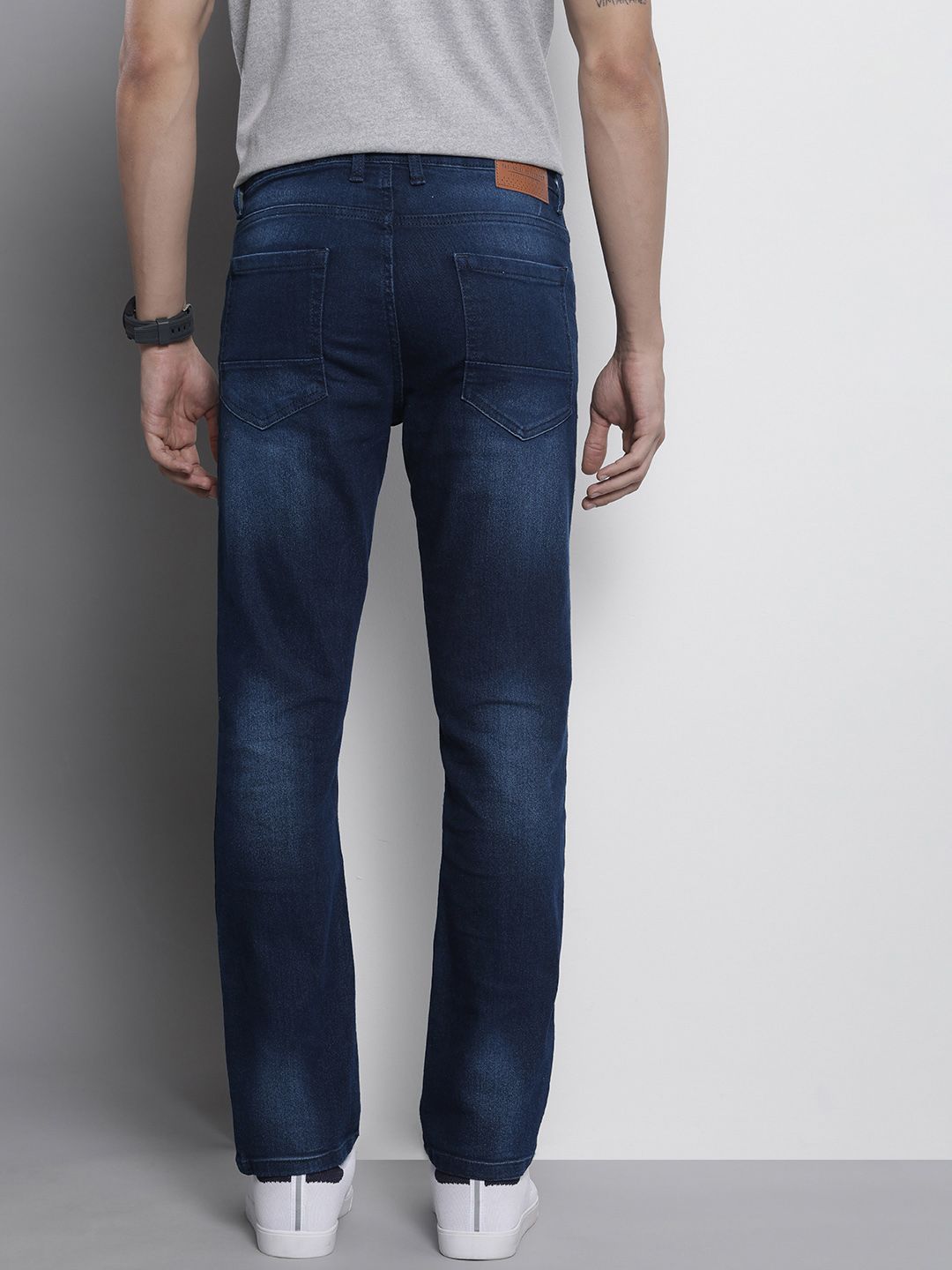 The Indian Garage Co Men Slim Straight Fit Light Fade Stretchable Jeans