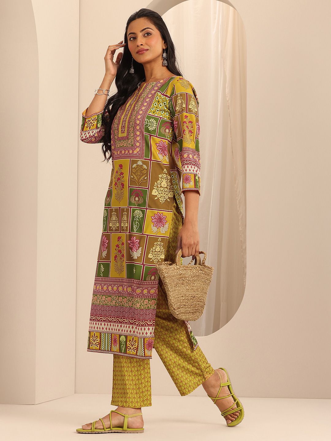 Libas Ethnic Motifs Printed Straight Kurta with Trousers