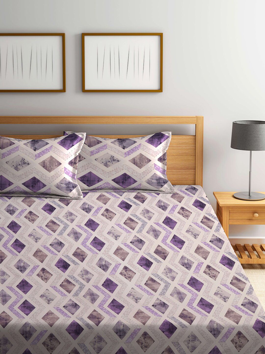 KLOTTHE White Geometric Pure Cotton 400 TC King Superfine Bedsheet with 2 Pillow Covers-98 x 89 inches