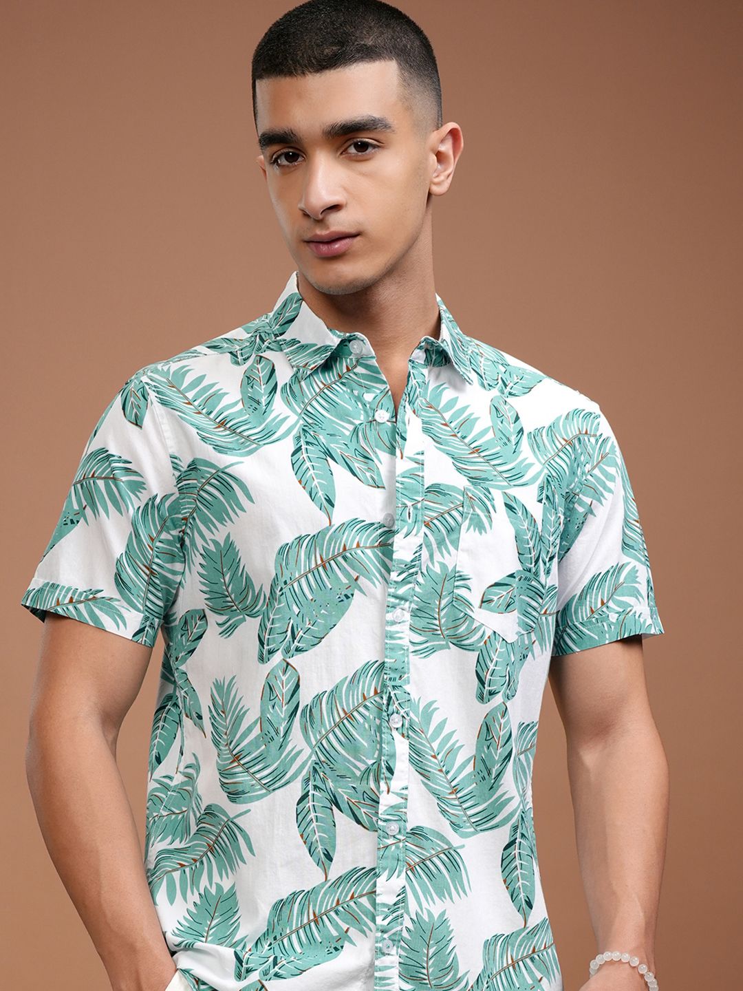 HIGHLANDER Men Green Slim Fit Tropical Printed Casual Shirt