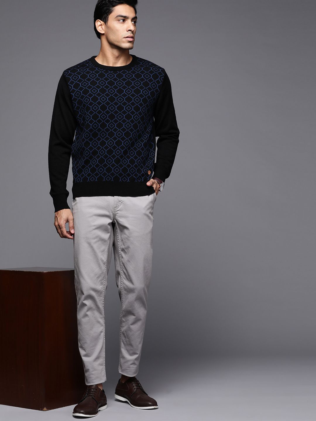 Raymond Men Black & Blue Geometric Woolen Pullover
