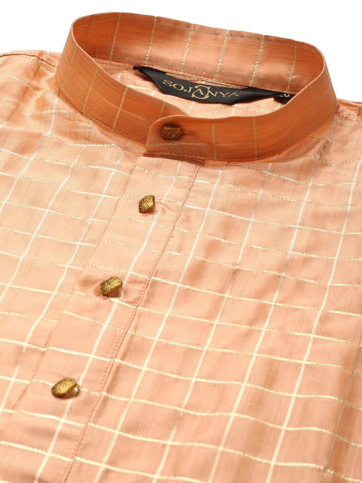 SOJANYA Kurta Berpetak Lelaki Berwarna Peach & Berton Emas