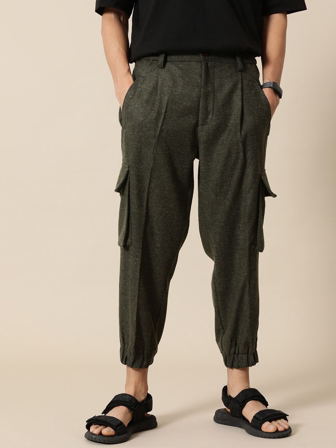 Mr Bowerbird Men Solid Tweed Pleated Cargos Trousers