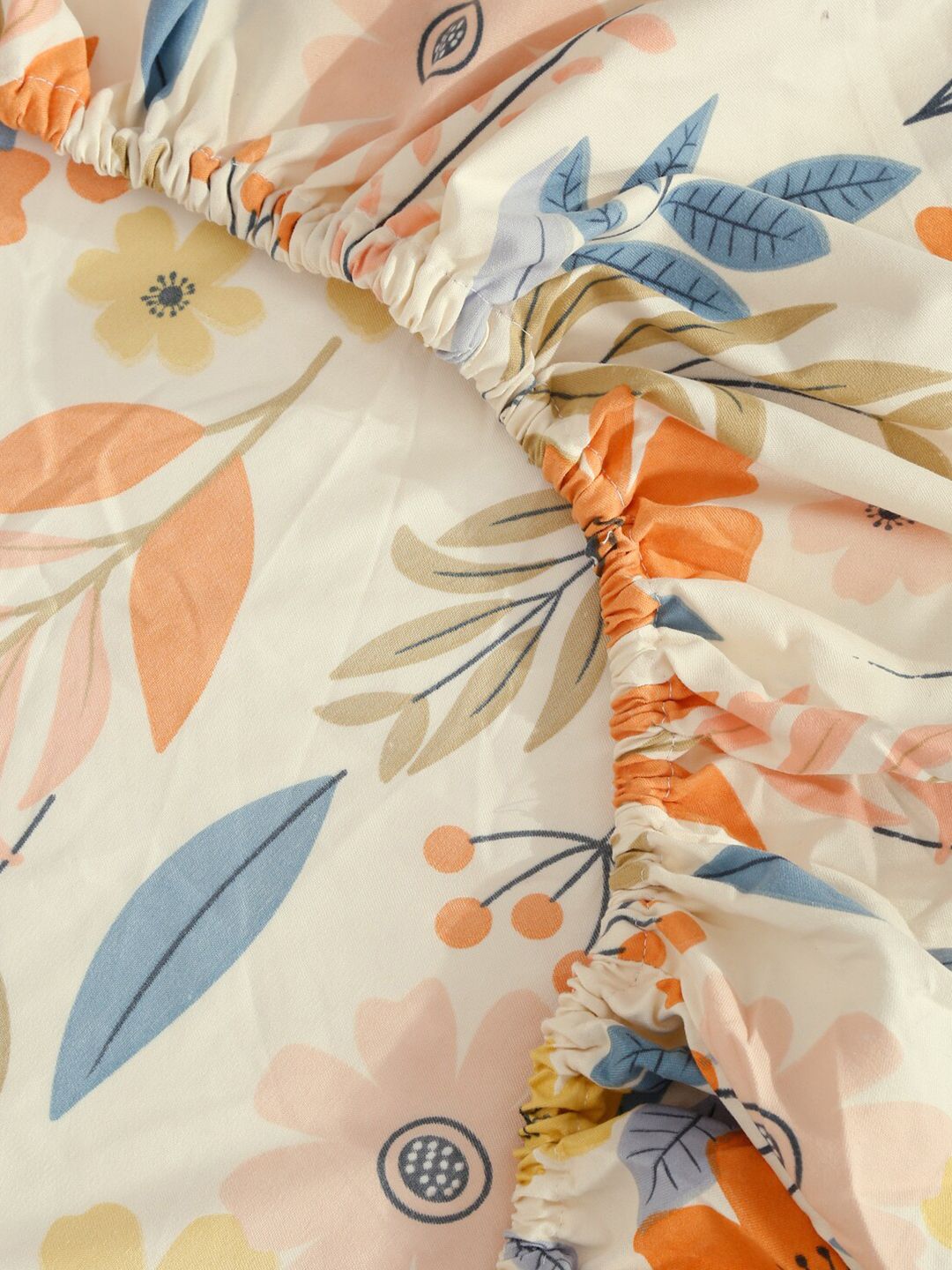 KLOTTHE Floral 300 TC Cotton Blend Fitted Double Super King Bedsheet with 2 Pillow covers