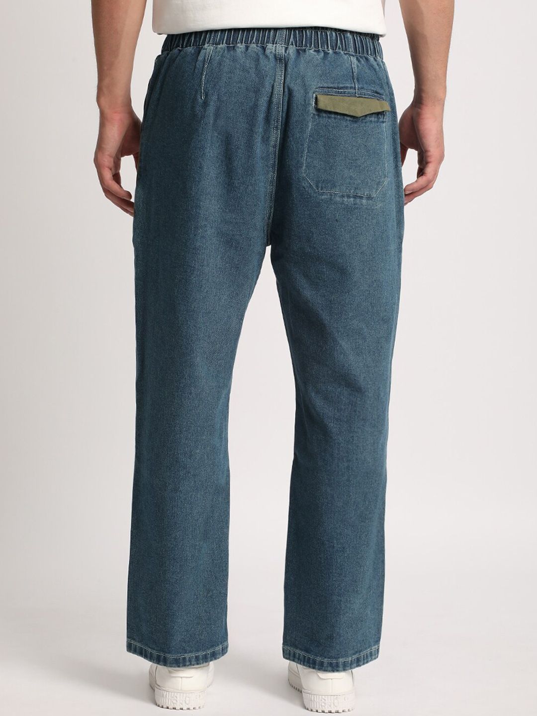 THE BEAR HOUSE Men Straight Fit Clean Look Light Fade Jeans