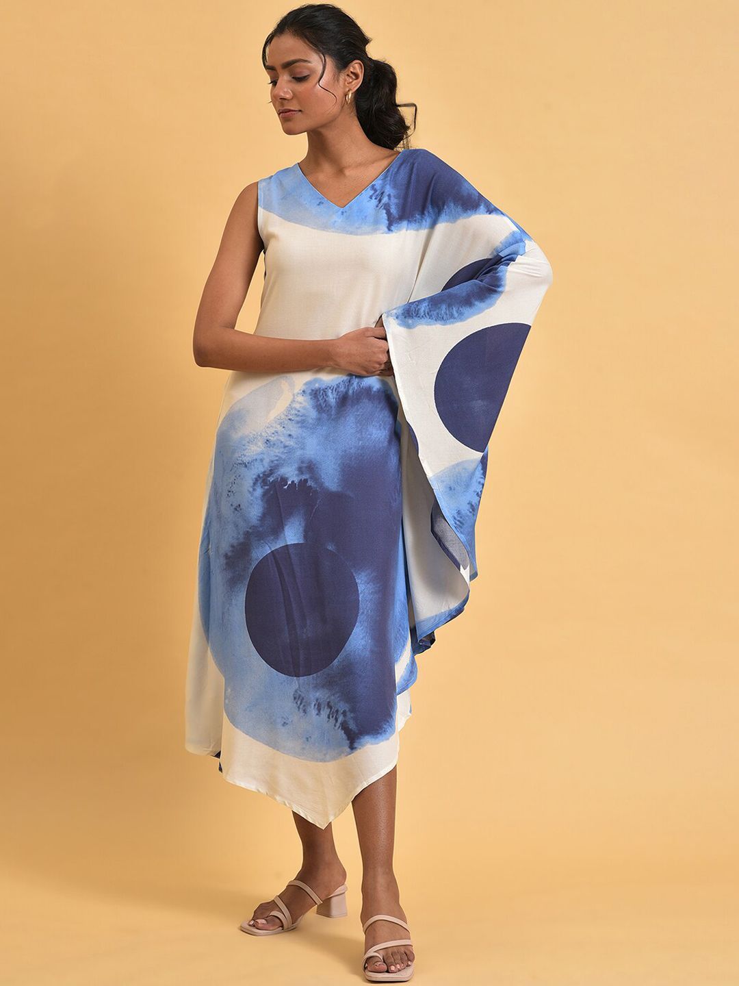 W Blue & White Tie and Dye Dyed Batwing Sleeve A-Line Midi Dress