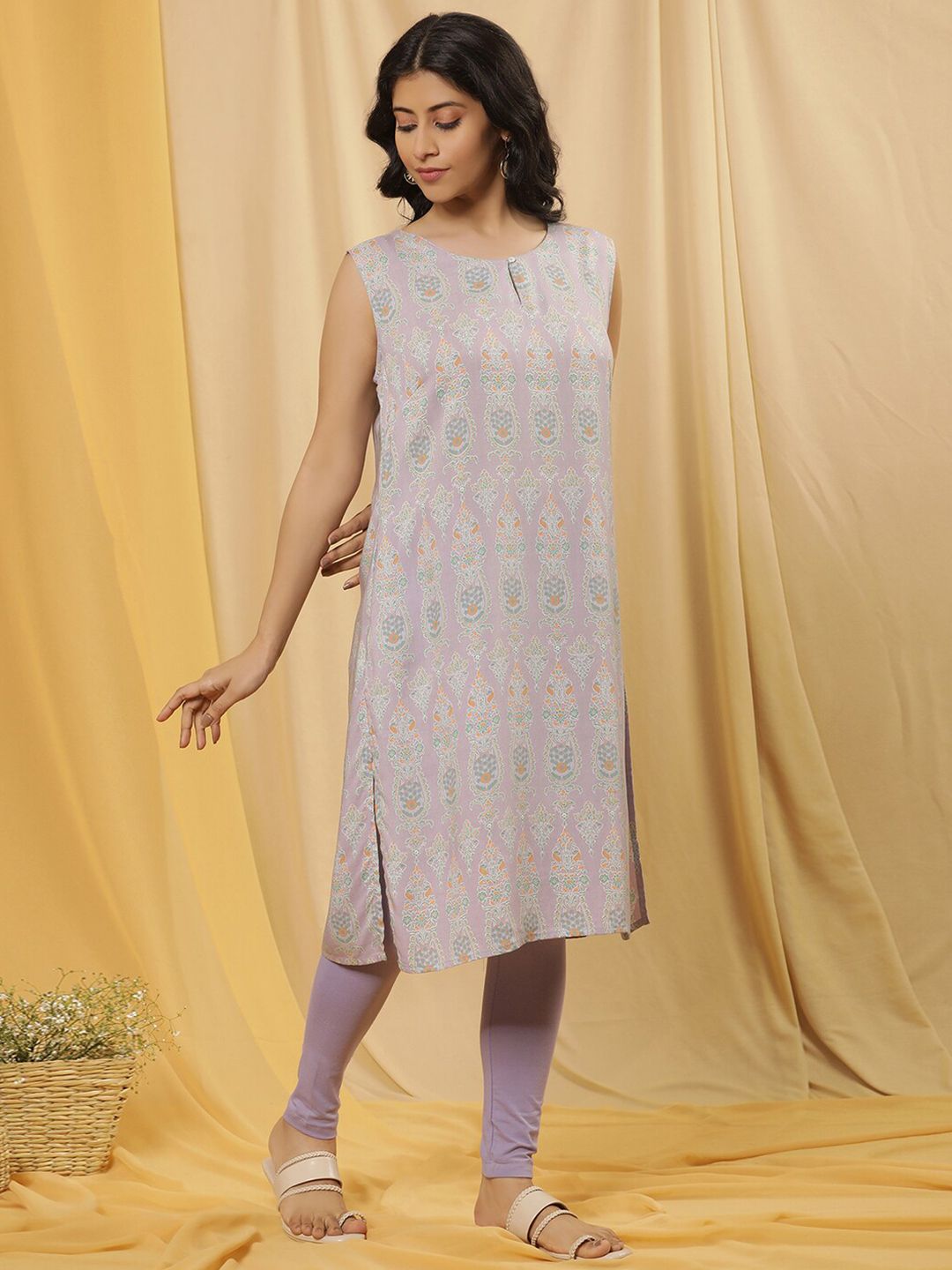 W Ethnic Motifs Printed Keyhole Neck Regular Kurta With Tight
