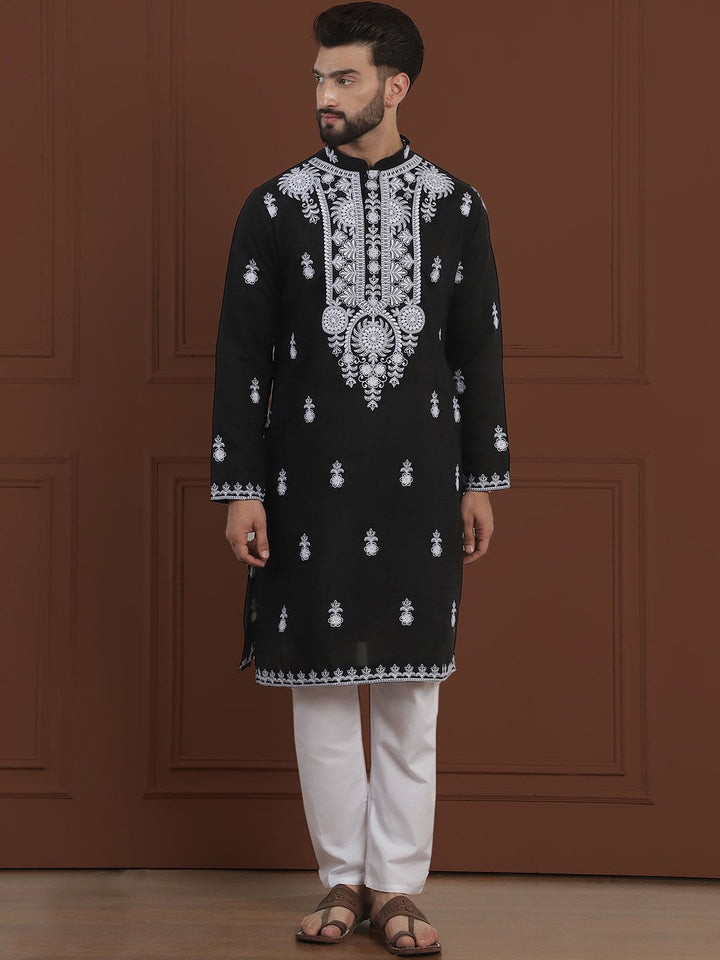 SOJANYA LUXE Motif Etnik Bersulam Kolar Mandarin Lurus Kapas Tulen Kurta & Piyama