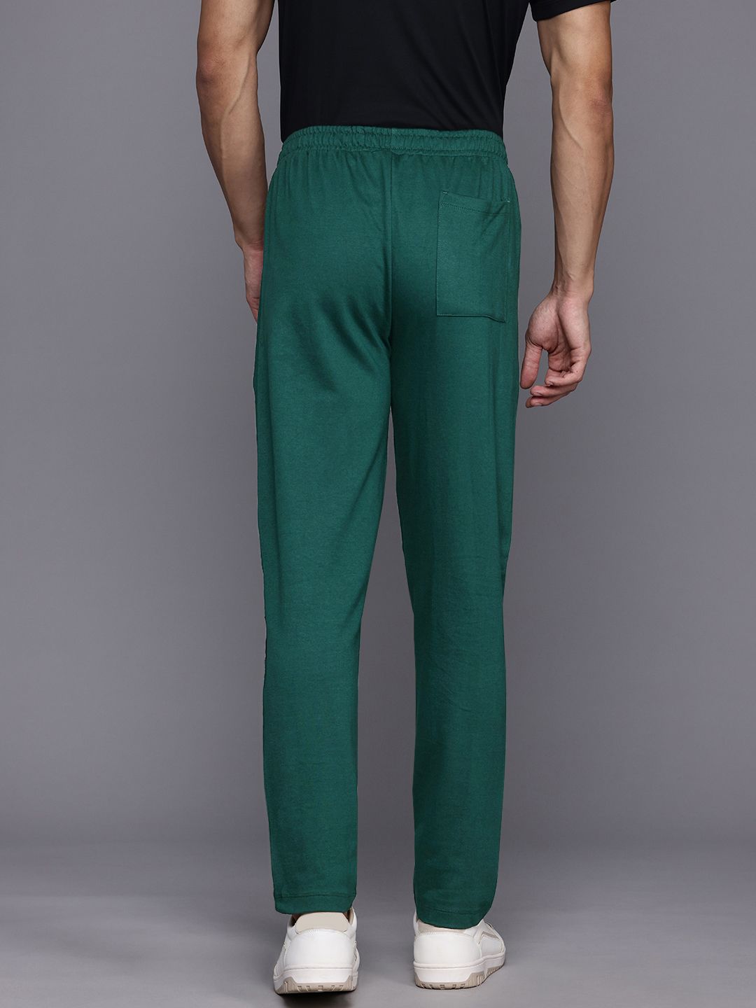 HRX by Hrithik Roshan Men Regular Fit Lifestyle Track Pants