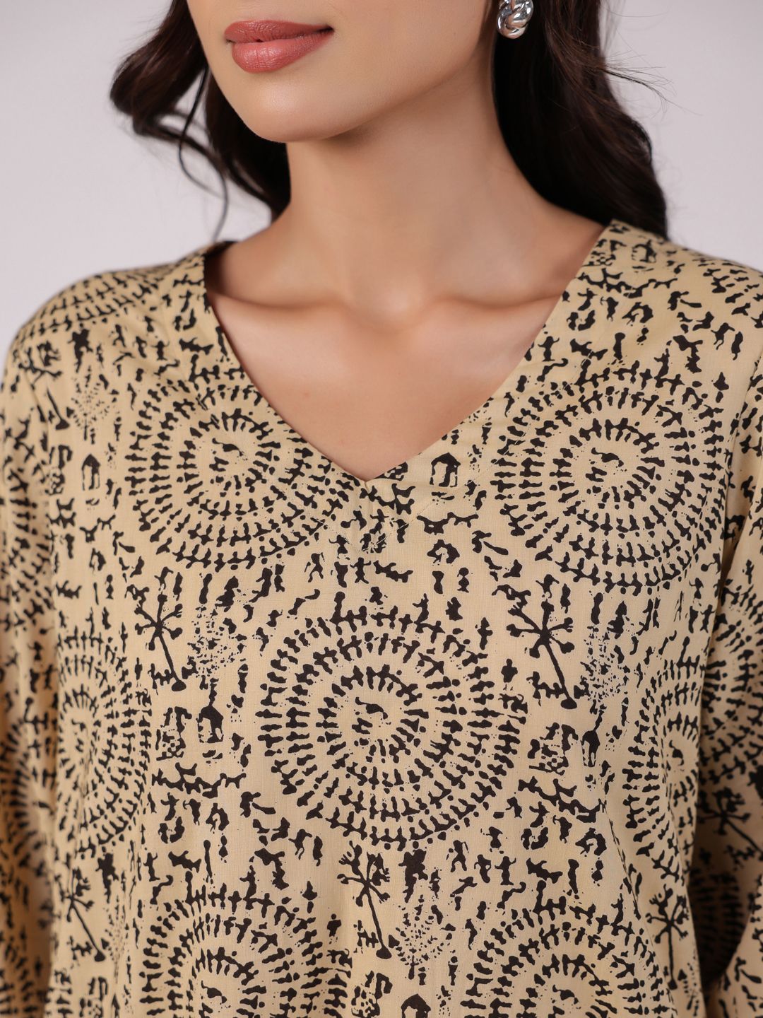SANSKRUTIHOMES Printed V-Neck Pure Cotton Top With Trouser