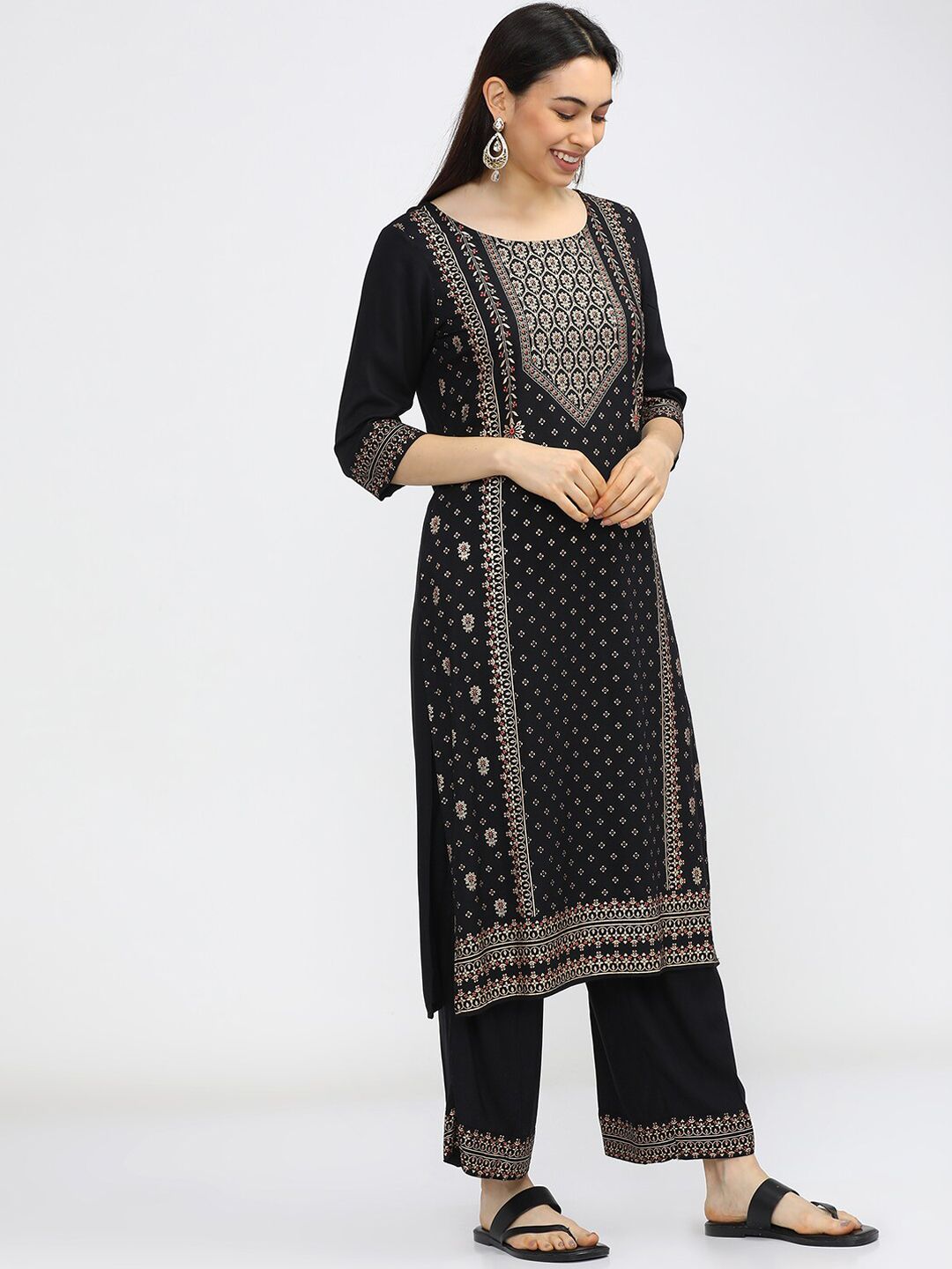 Vishudh Women Black & Gold-Coloured Ethnic Motifs Printed Kurta with Trousers