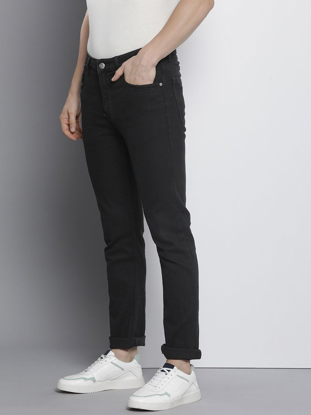 The Indian Garage Co Men Solid Slim Fit Jeans