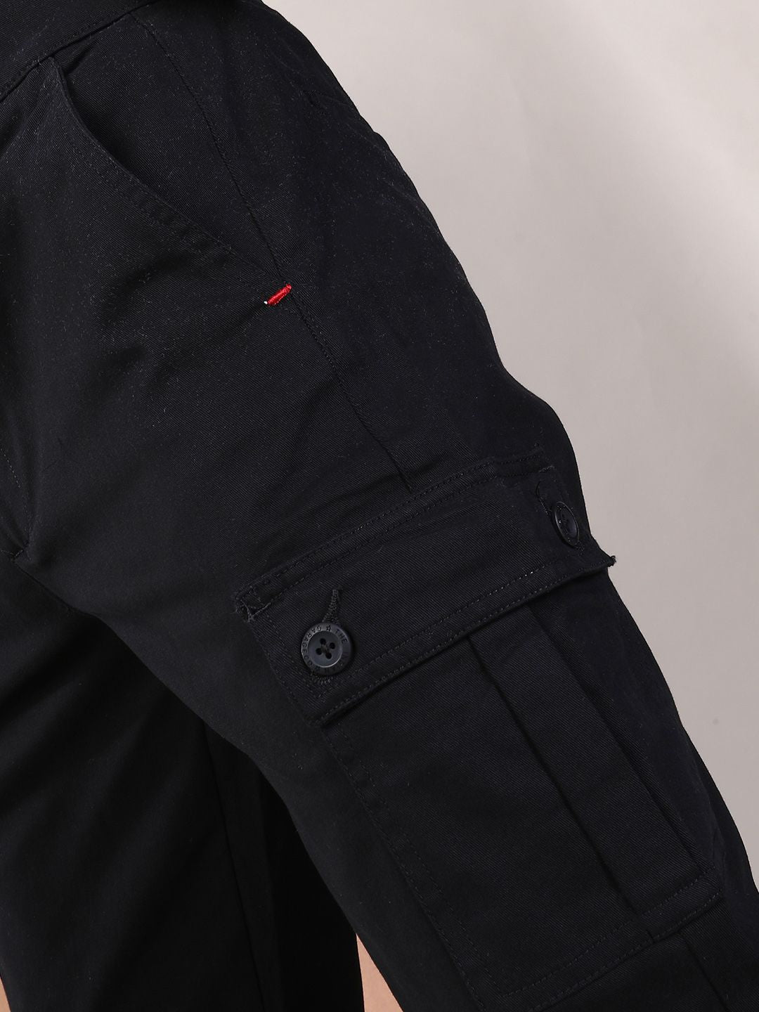 Lelaki garaj India yang langsing joggers pepejal