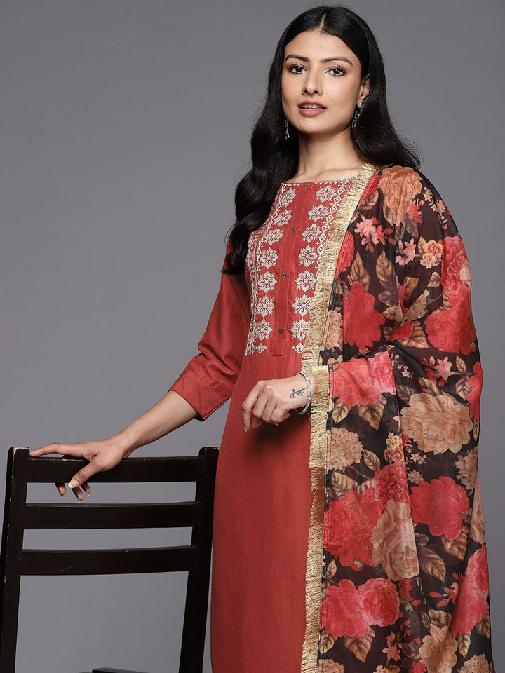 Varanga Ethnic Motifs Embroidered Thread Work Kurta With Trousers & With Dupatta