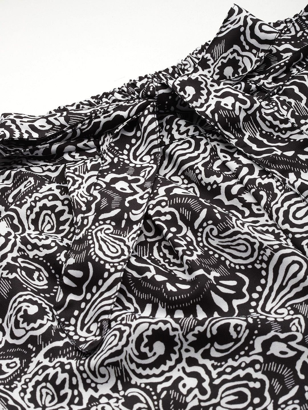 DressBerry Women Ethnic Motifs Printed Regular Trousers