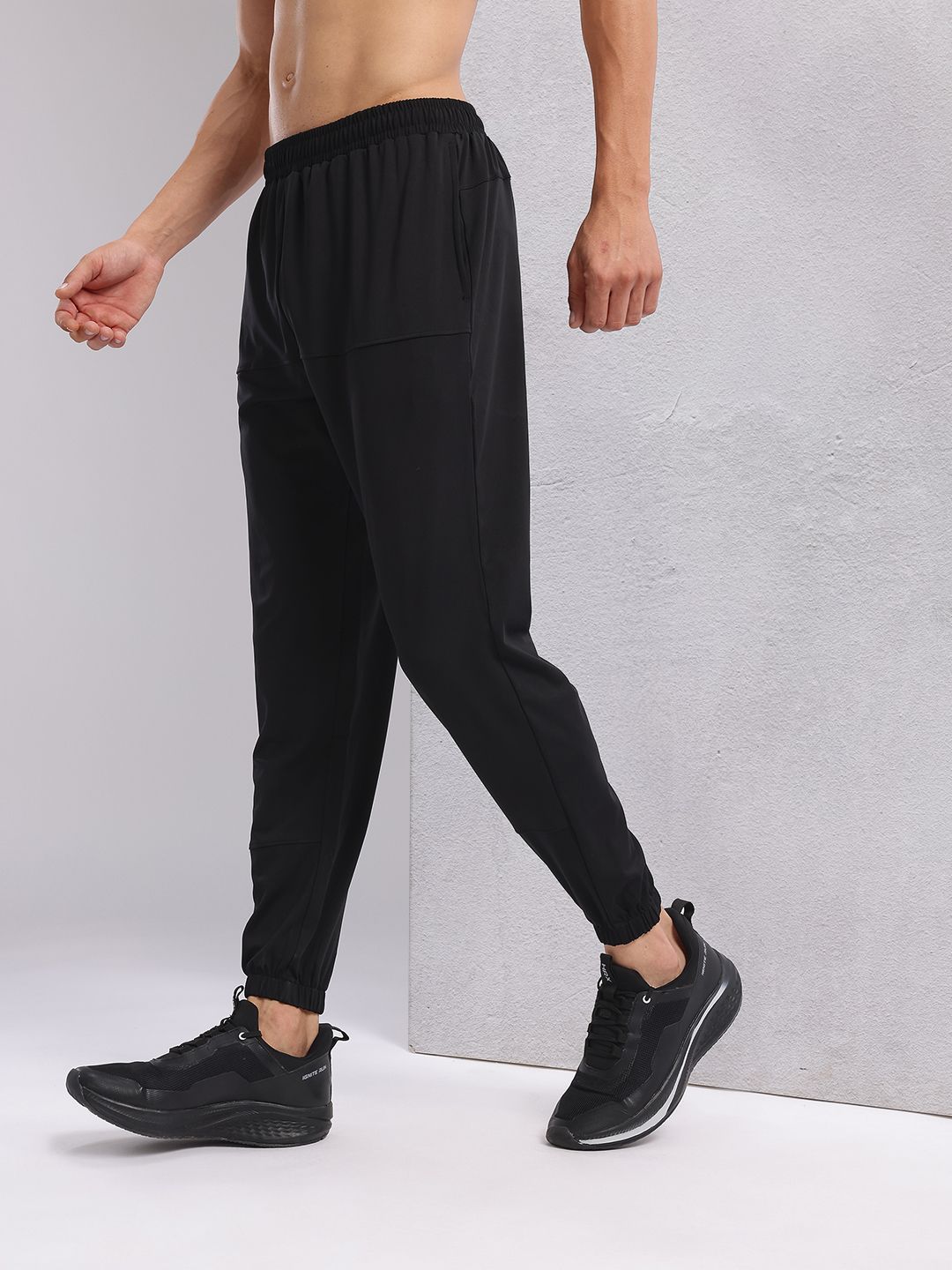 HRX by Hrithik Roshan Men Rapid-Dry Training joggers