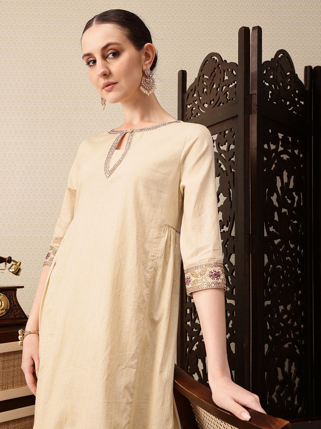 House of Pataudi Striped Keyhole Neck Sequinned A-Line Jashn Kurta