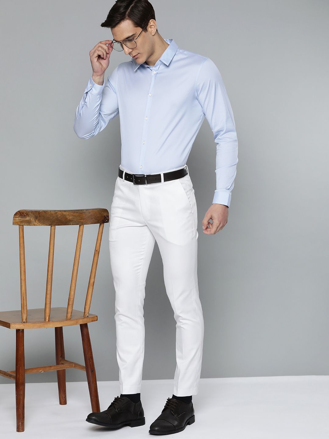 DENNISON Men White Solid Smart Auto Fit Waist Formal Trousers