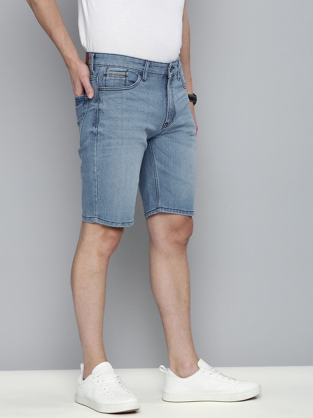 The Indian Garage Co Men Blue Washed Slim Fit Denim Shorts