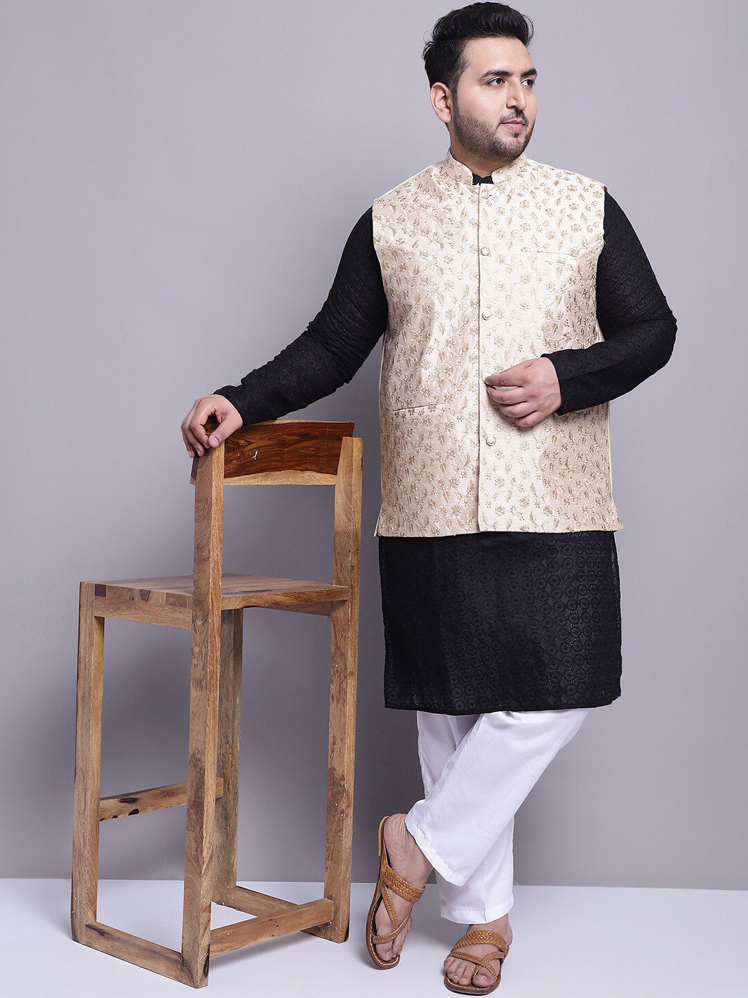 Kurta Sulam Motif Etnik SOJANYA PLUS Dengan Baju Tidur & Jaket Nehru