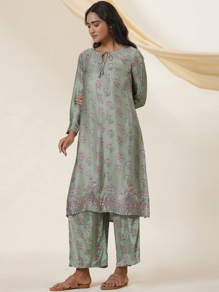 W Floral Printed Tie-Up Neck Sequinned Straight Kurta