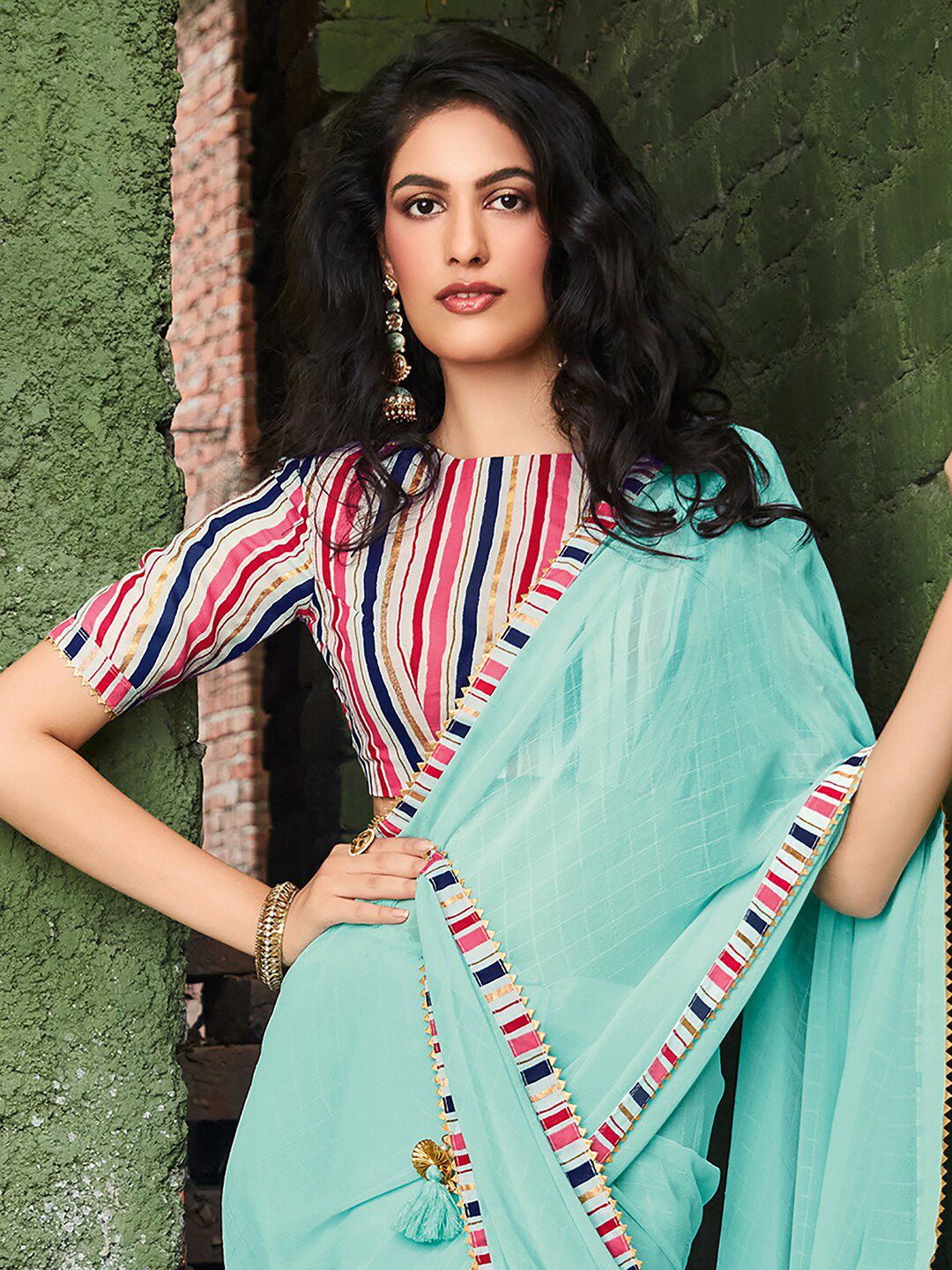 Saree mall Sea Green Pink Checked Poly Georgette Taant Sarees