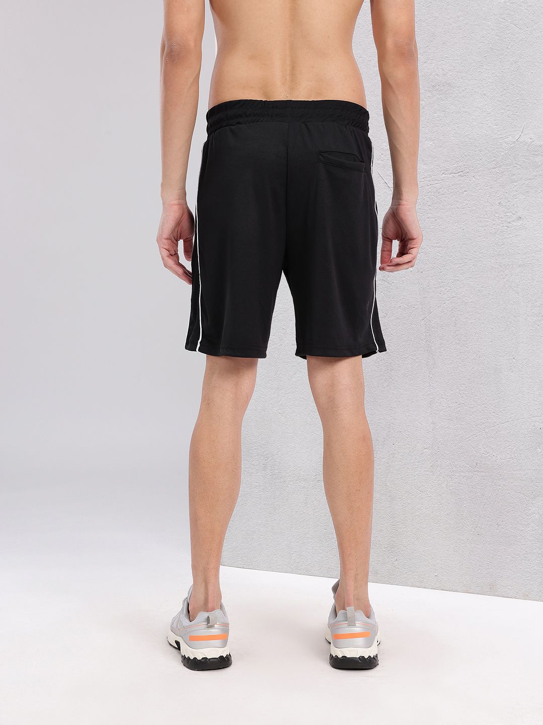 HRX by Hrithik Roshan Men Mid-Rise Training Shorts with Contrast Piping