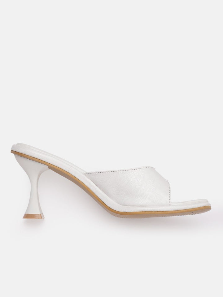 Lino Perros Buckle Detail Slim Heel