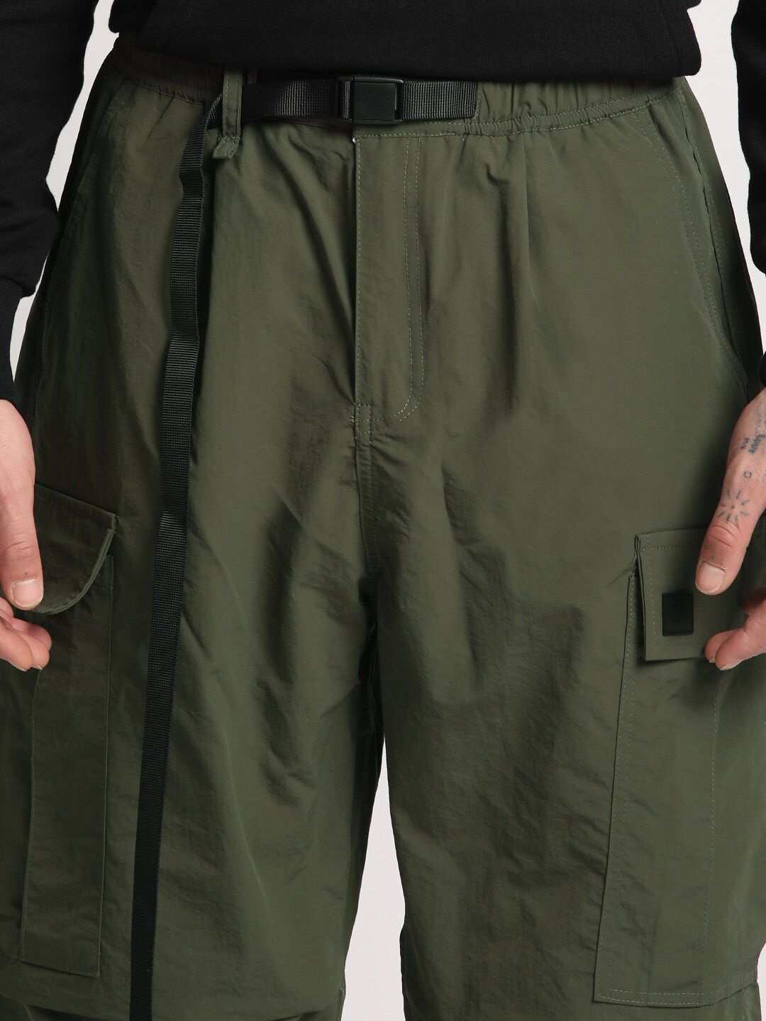 THE BEAR HOUSE Men Loose Fit Mid-Rise Easy Wash Cargos Trousers