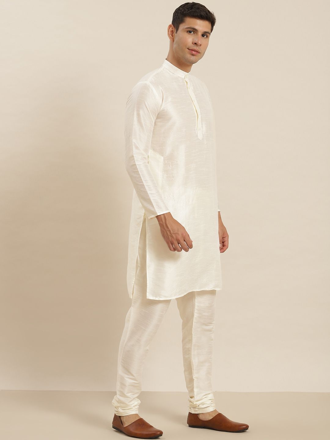 SOJANYA Men White Kurta with Churidar & Nehru Jacket