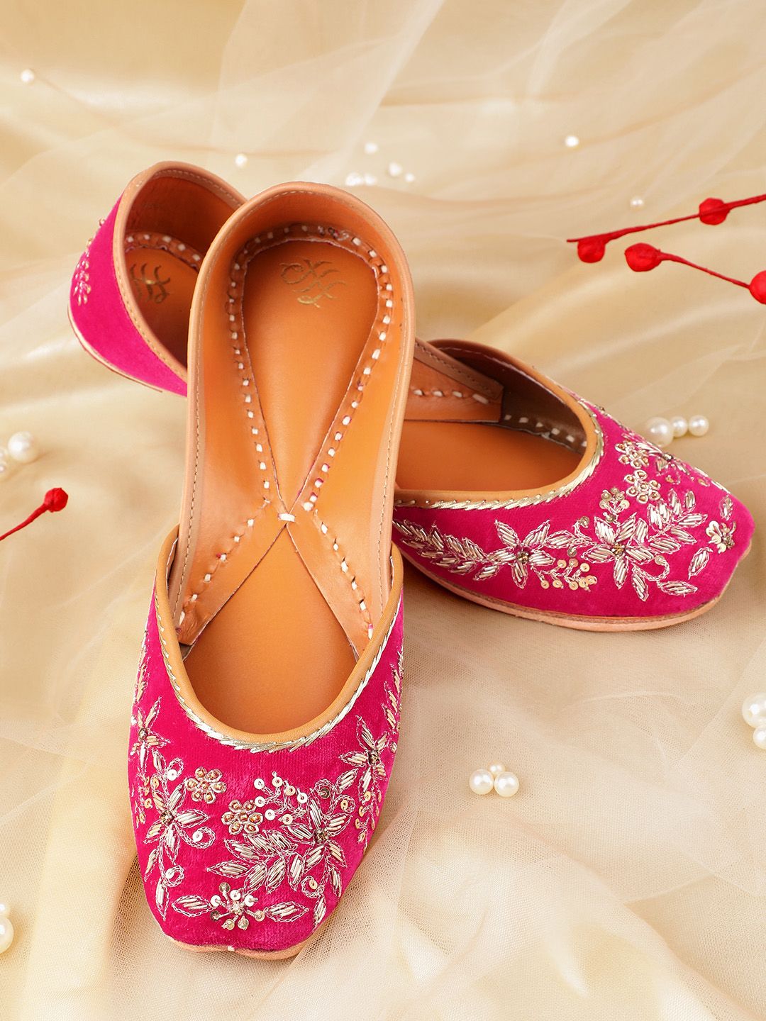House of Pataudi Women Floral Embroidered Leather Mojaris