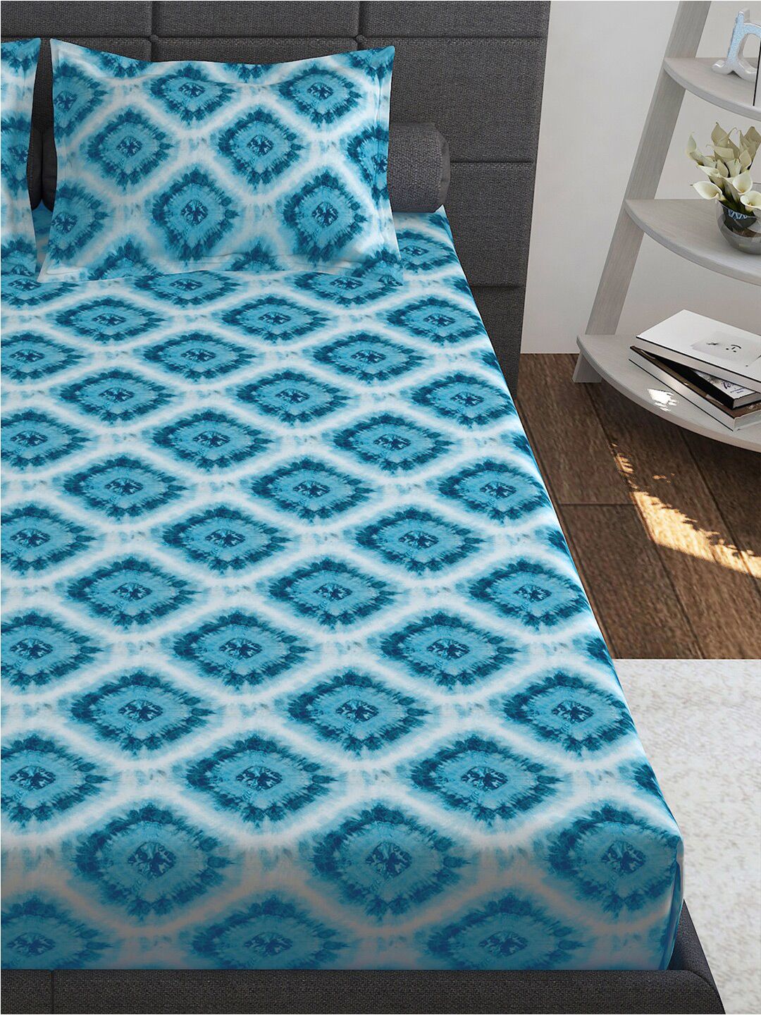 Story@home Blue White Geometric Cotton 144 TC Queen Bedsheet With 2 Pillow Covers