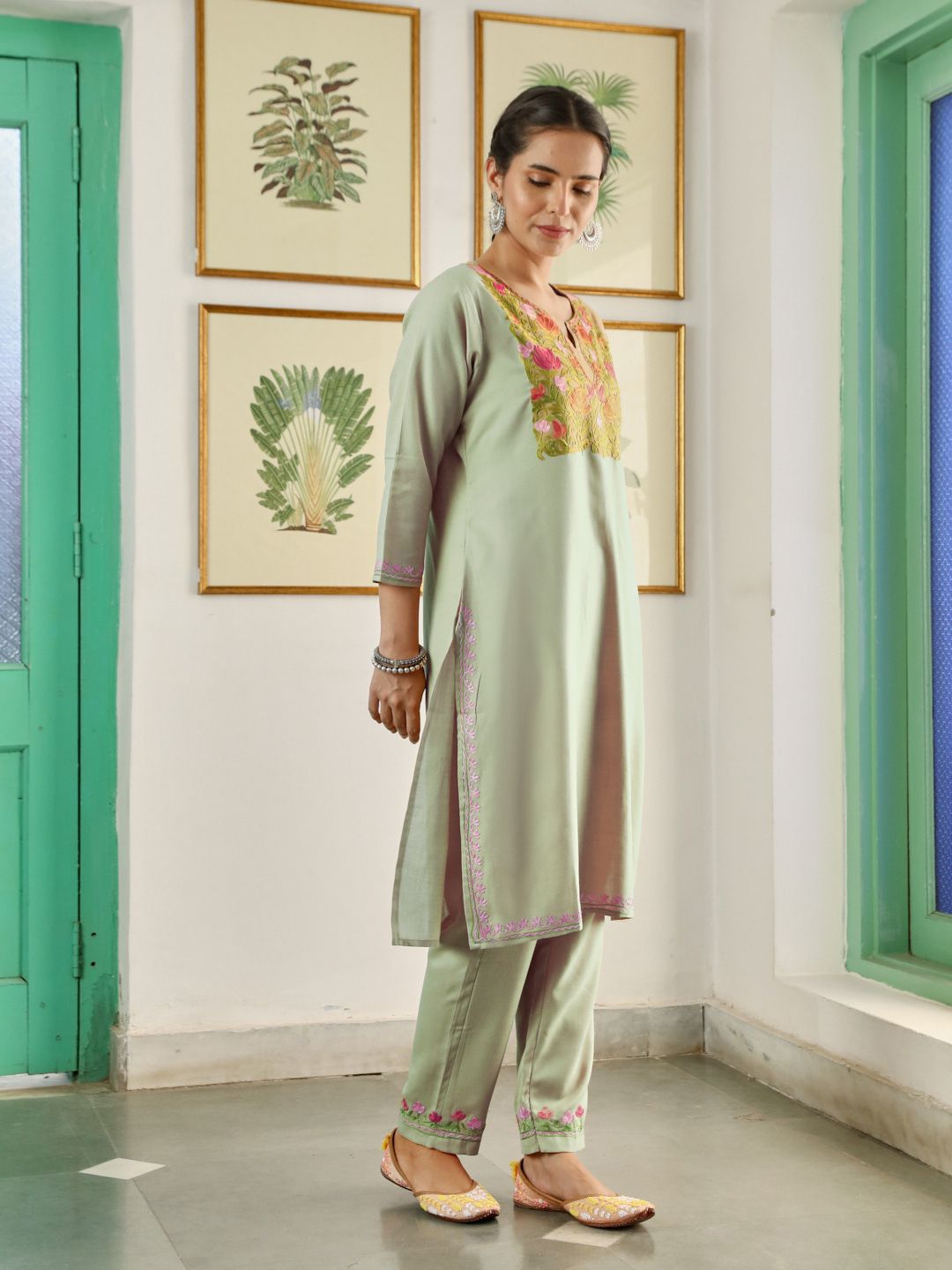 House of Chikankari Women Beige Cotton Aari Embroidered Kurta Set