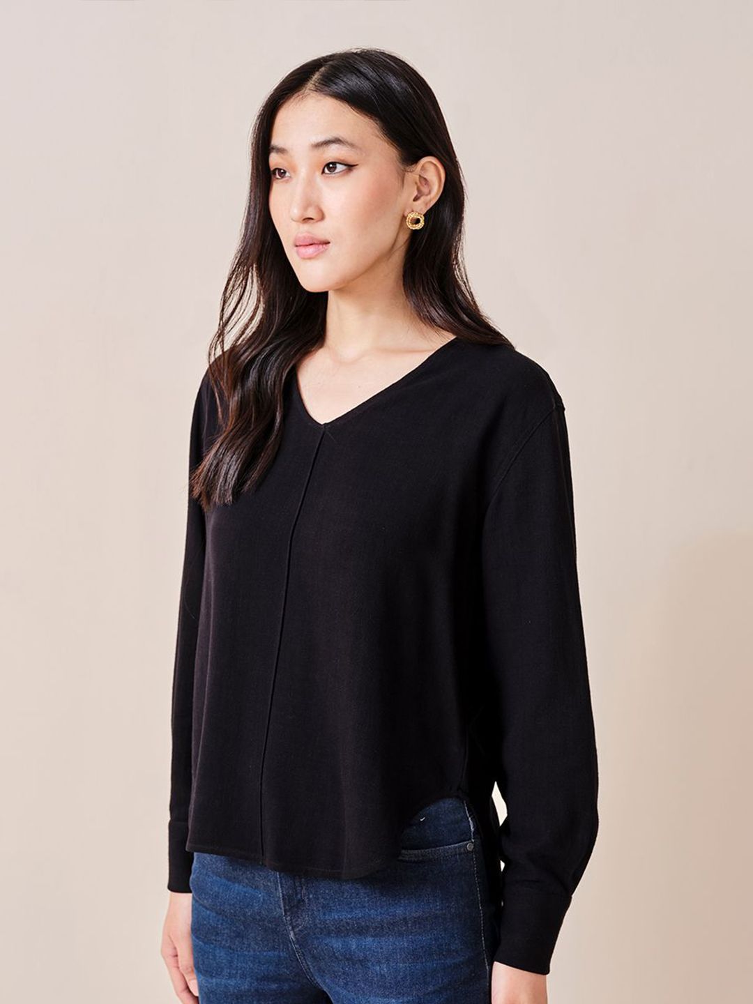 AND V-Neck Cuffed Sleeves solid Top