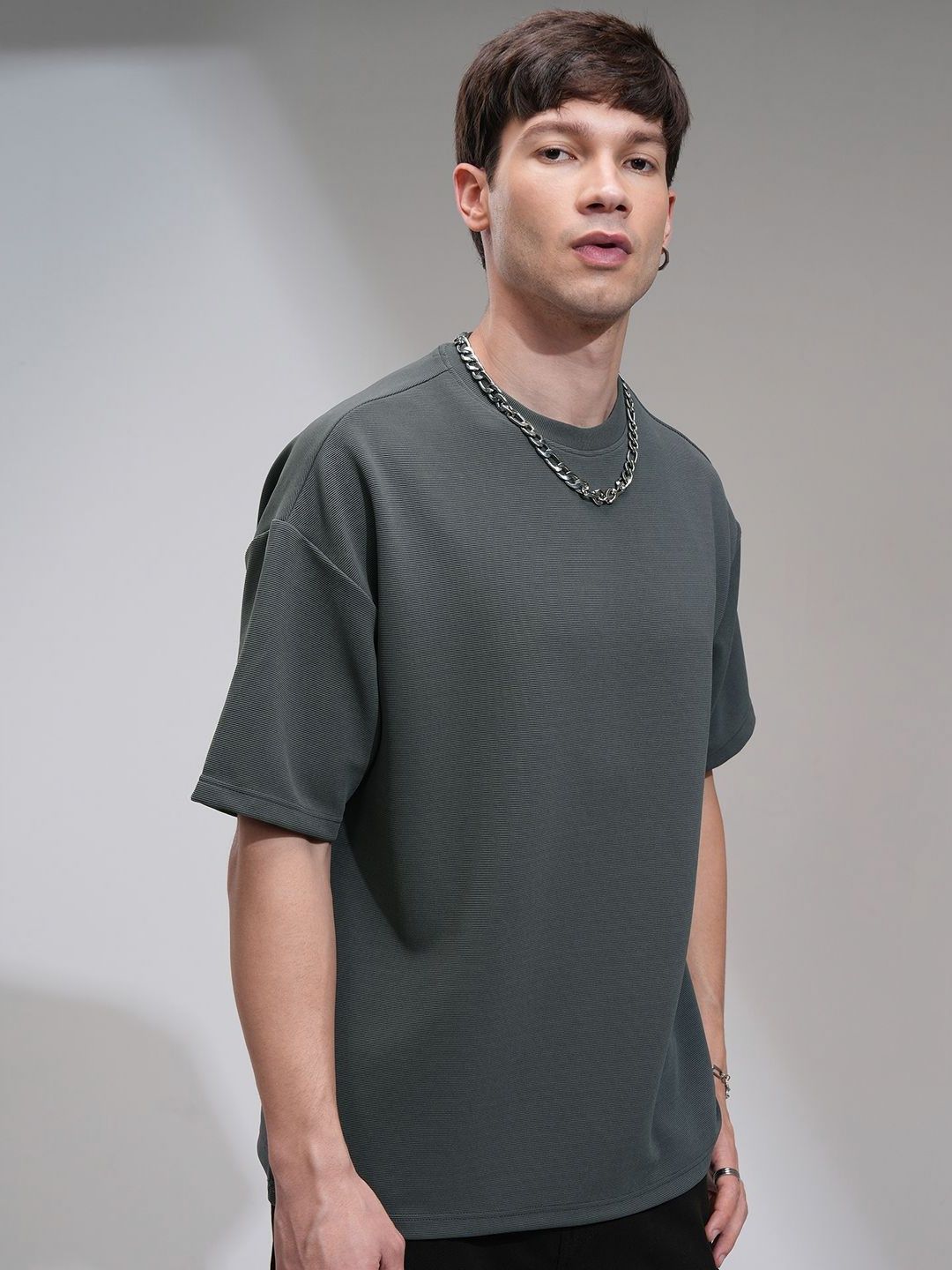 HIGHLANDER Men Solid Round Neck  Relaxed Fit T-shirt