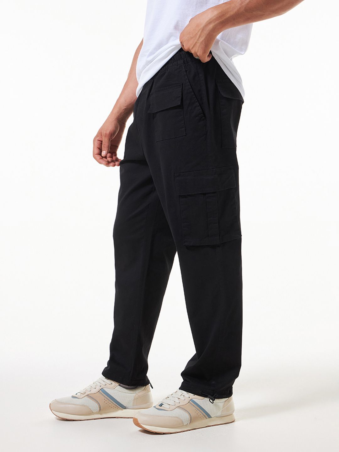 Bewakoof Men Baggy Oversized Cargo Parachute Pants