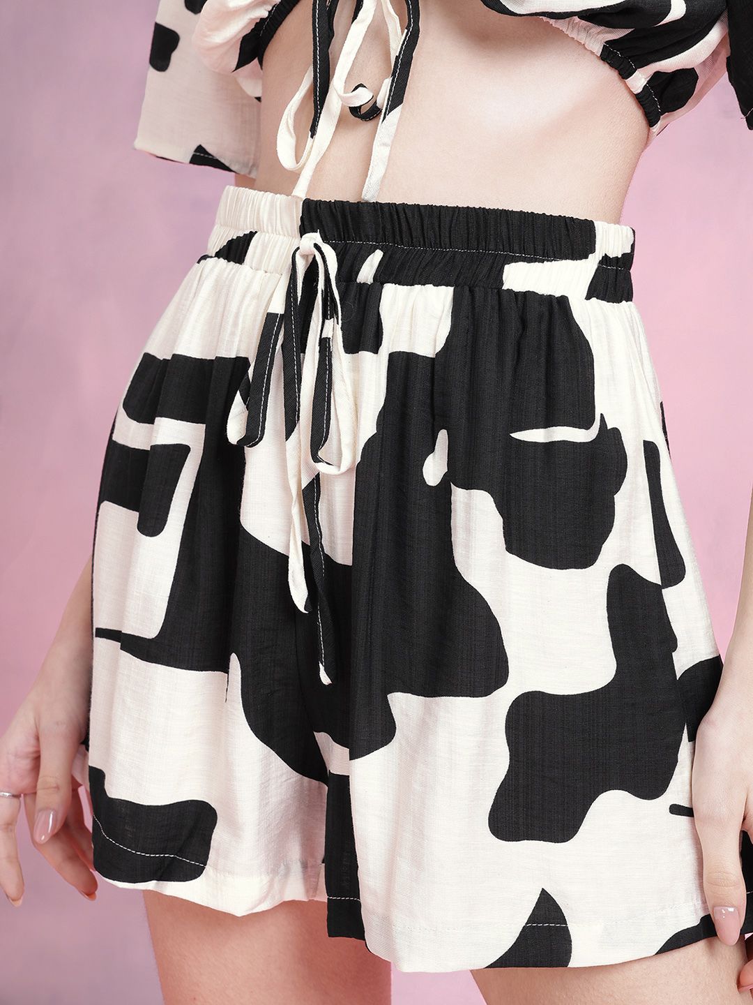 DressBerry Off-Shoulder Printed Cropped Co-Ords