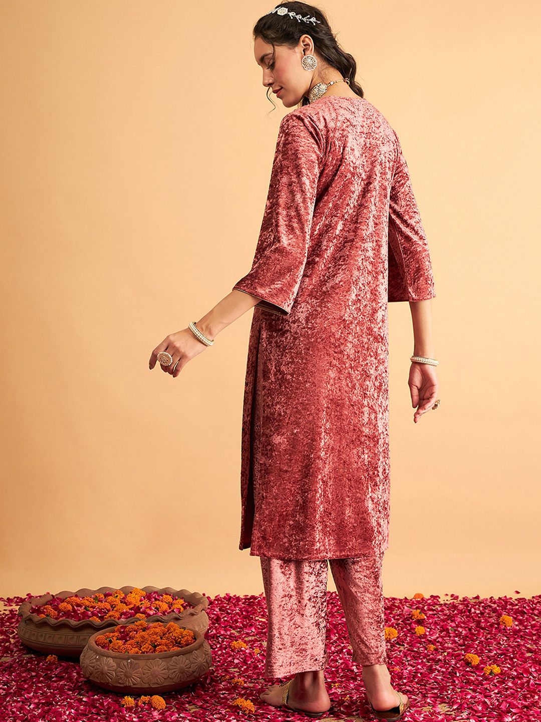 Shae by SASSAFRAS Pink Floral Yoke Design Velvet Thread Work Flared Sleeves Kurta