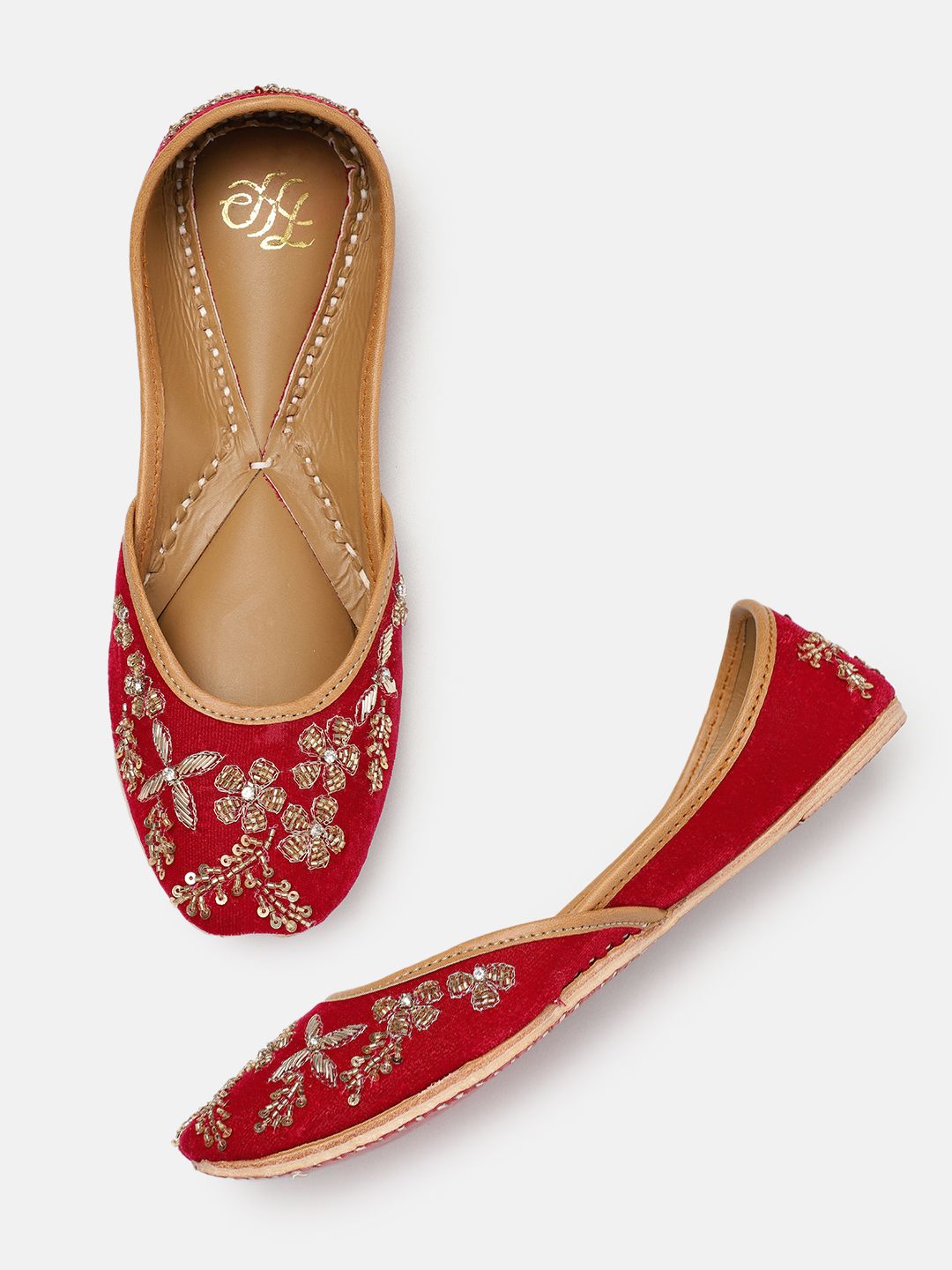 House of Pataudi Women Embellished Ethnic Mojaris Flats